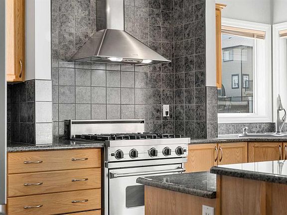 5th image of 117 NE Westmount Rd