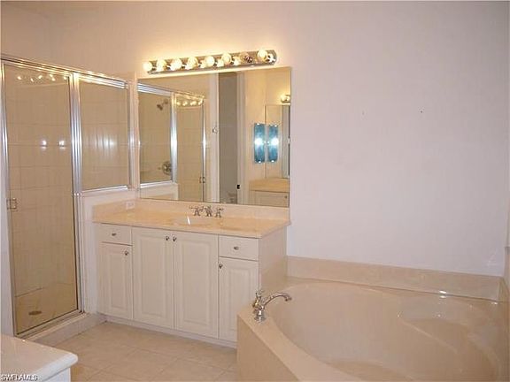 2nd image of 1360 Mariposa Cir #21102