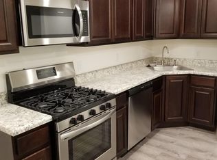 18 Honey Locust Ln APT 5, Saint Charles, MO 63303