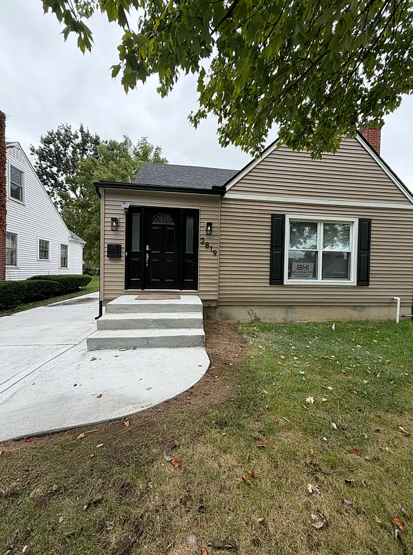 5 bed, 2055 sqft, $2,350 — Photo 1