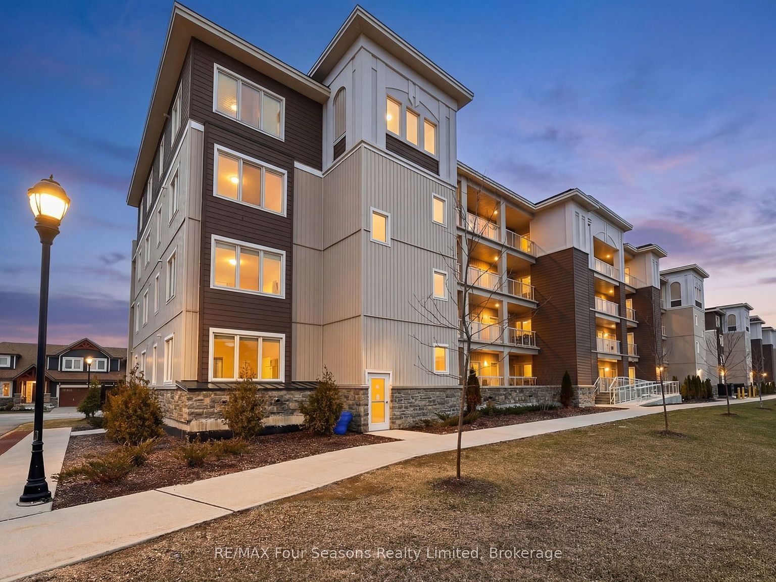 17 Spooner Cres #108