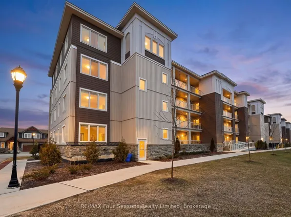 17 Spooner Cres #108, Collingwood, ON L9Y 1T3