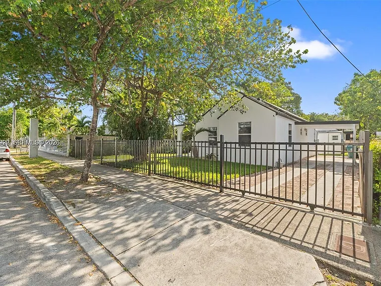 4430 NW 1st Ave — Photo 3