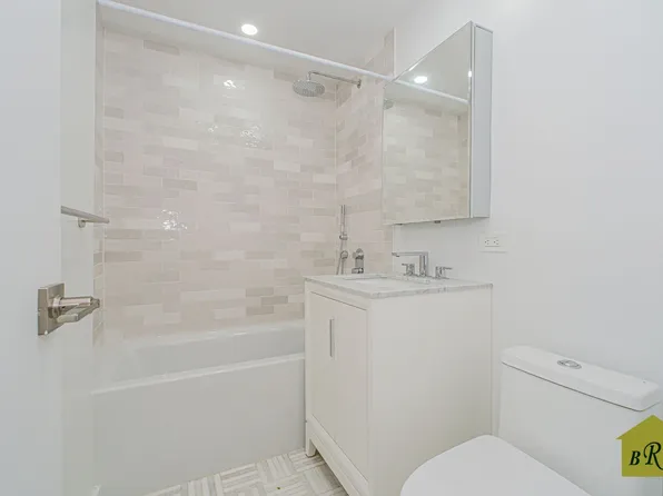 2815 Ocean Parkway image 32 of 32