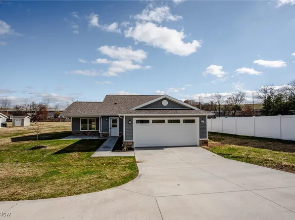 121 Buena Vista St, Baltic, OH 43804