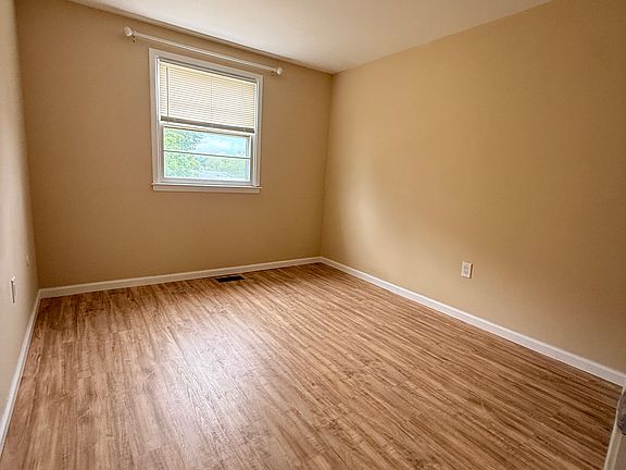 5th image of 506 Pinewood Rd