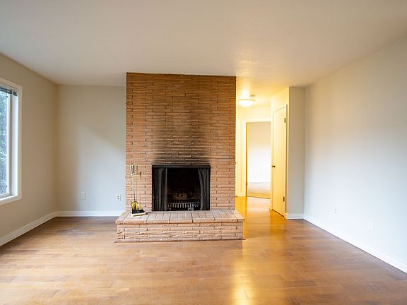 3rd image of 2509 NE Weidler St APT 2
