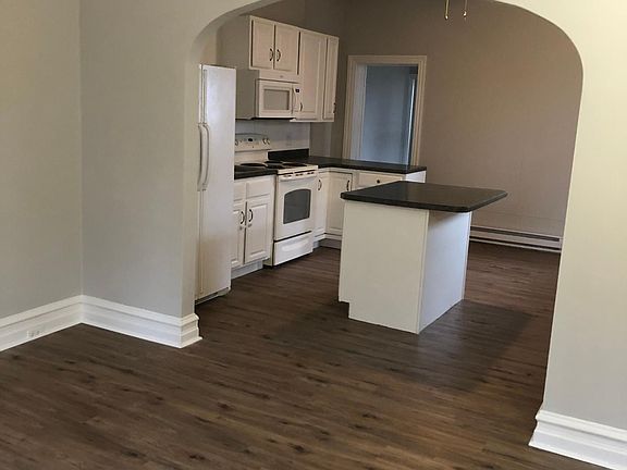 Brand new flooring and paint throughout