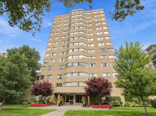 4 Park Vis #303, Toronto, ON M4B3M8