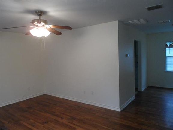 3rd image of 905 E Ross St