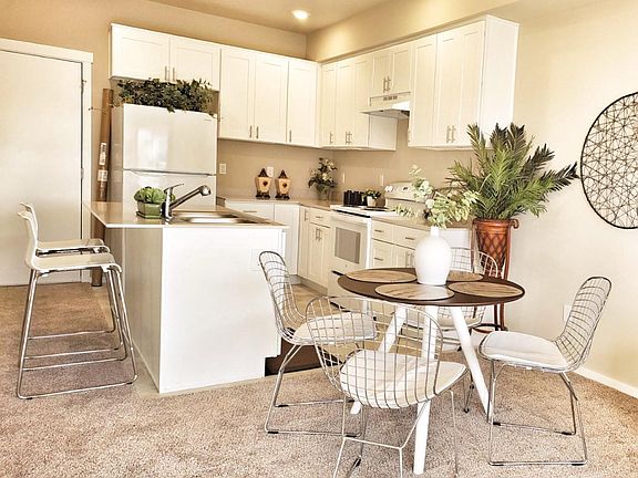 3rd image of 10111 9th Ave W #101
