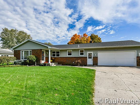 3rd image of 6292 Summer Dr