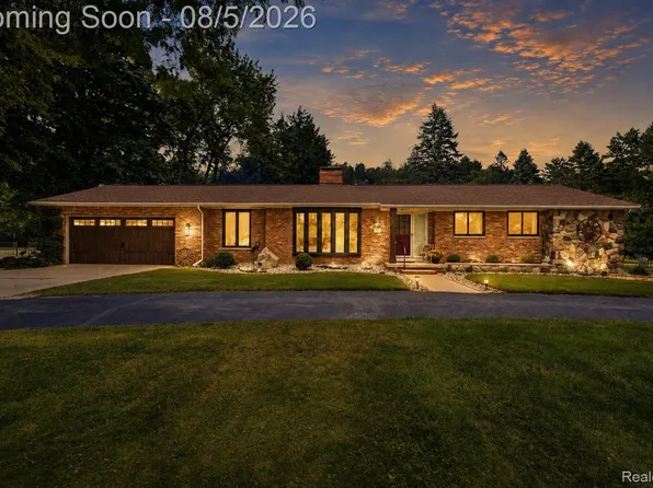 6478 W Stanley Rd, Mount Morris, MI 48458