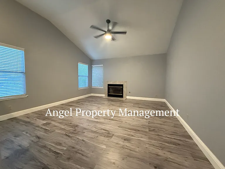 9131 Brienne Way — Photo 7