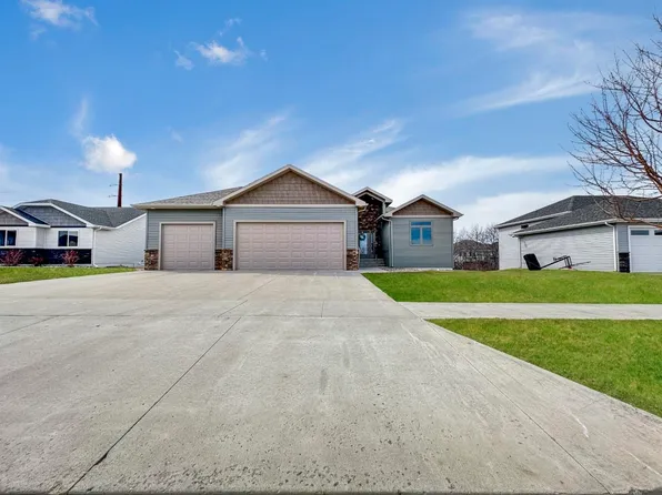 3300 20th St SE, Minot, ND 58701