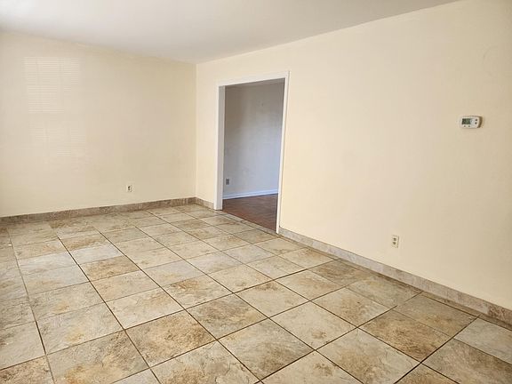 5th image of 904 Old Denny St