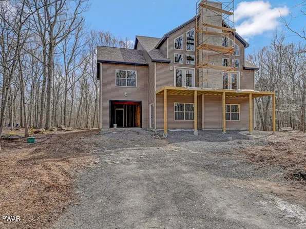 118 Firelight Ln, Lackawaxen, PA 18435