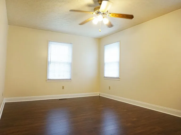 318 Foxhall Ct — Photo 20