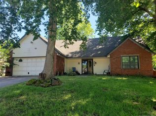 101 E Charlotte St, Broken Arrow, OK 74011