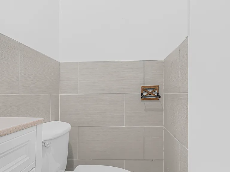 529 E 13th St #4A — Photo 11