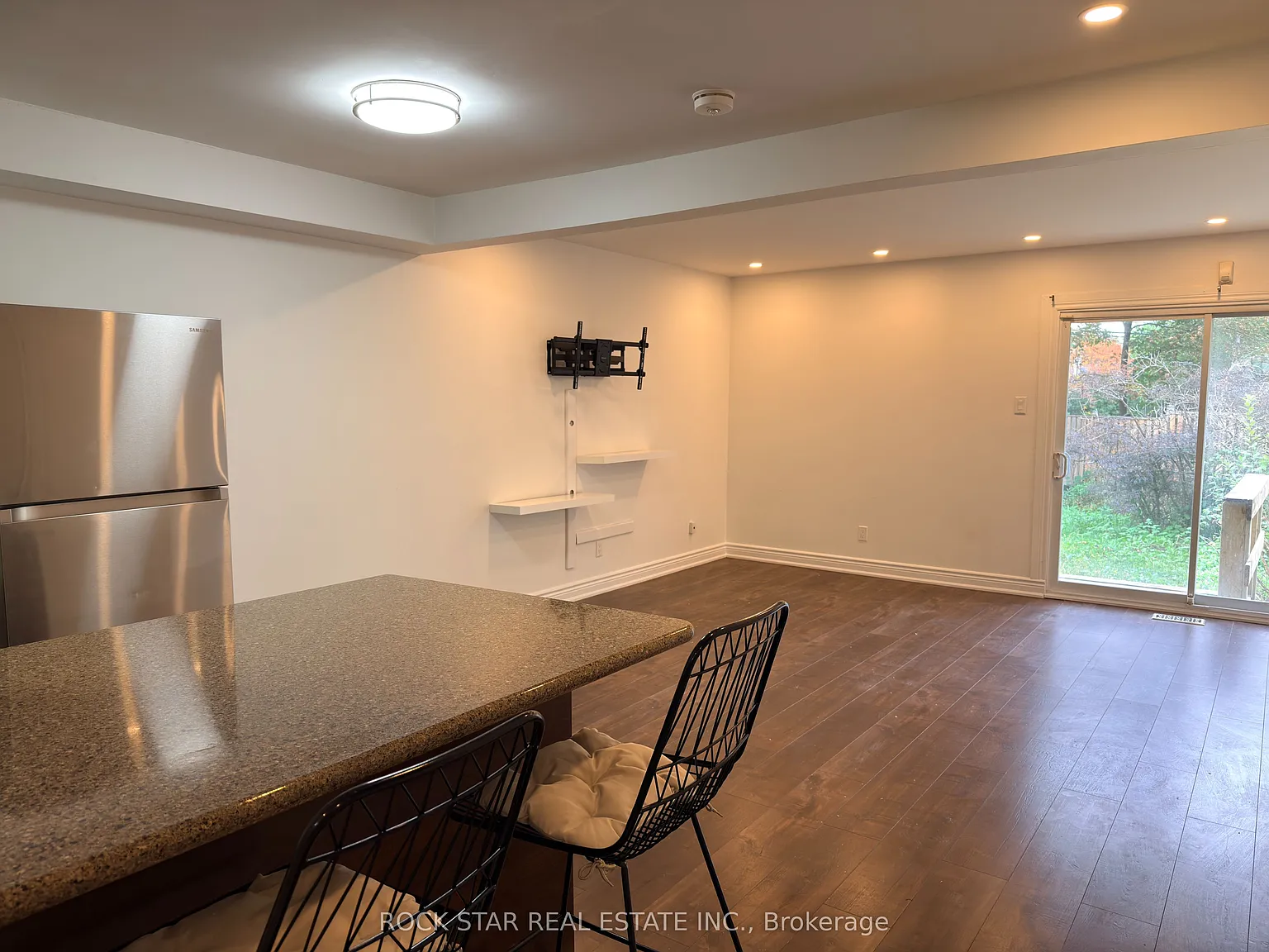 3 bed, $2,595 — Photo 4
