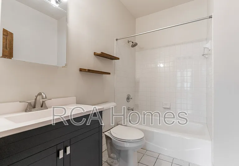 243 E 11th St #2 — Photo 3