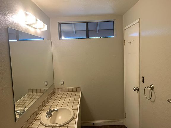 4th image of 279 Lakau Pl #A