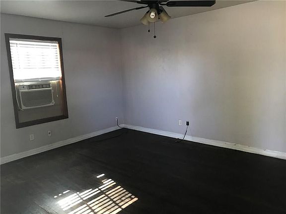 2nd image of 222 E Country Club Blvd
