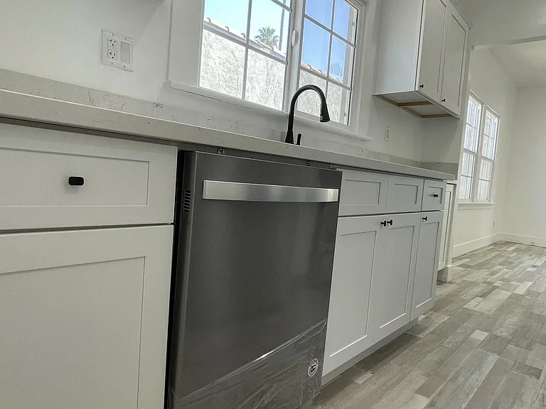 121 N New Hampshire Ave — Photo 11