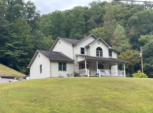 447 Big Elk Rd, Beauty, KY 41203