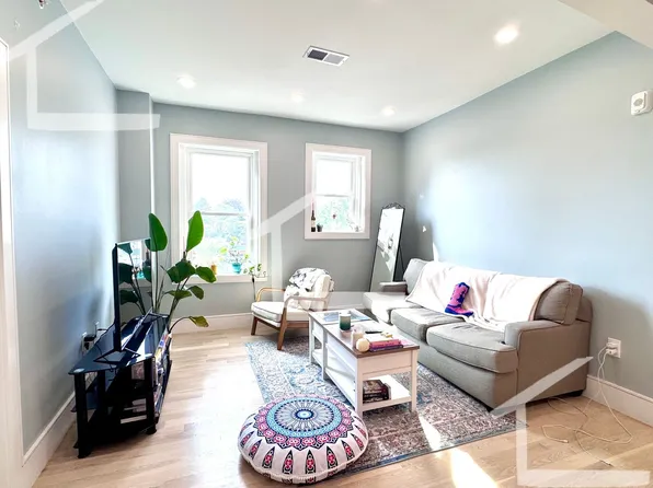 7 University Rd, Brookline, MA