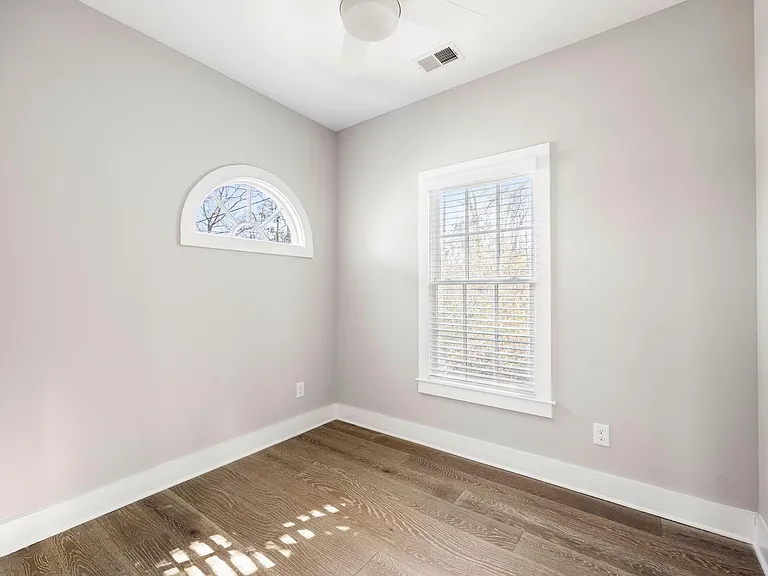 1097 Sims St SW — Photo 8