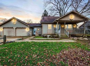 42 Theda Ave, Waterford, MI 48328