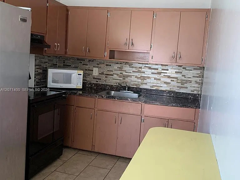 4501 SW 25th St — Photo 5