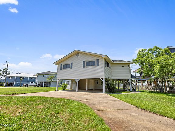 3rd image of 1317 Beards Cove Dr