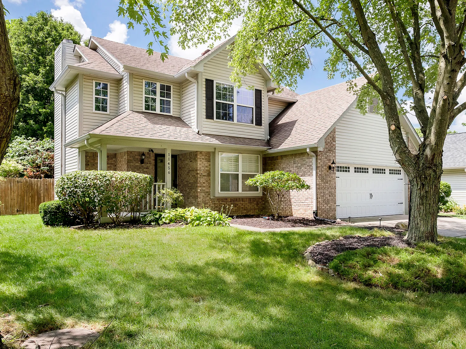3 bed, 2.5 bath, 2688 sqft, $3,100 — Photo 2