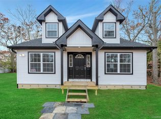 305 Commack Rd, Shirley, NY 11967