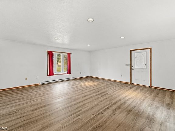 5th image of 755 E 1st St