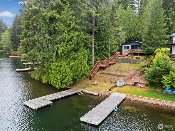 30 NE Lake Drive, Tahuya, WA 98588