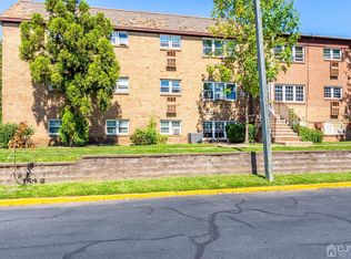 258 College Dr #258, Edison, NJ