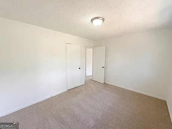 2001 Chelsea Ln — Photo 2