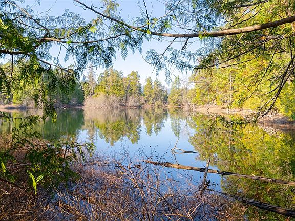 5th image of 2740 Lakeview Rd