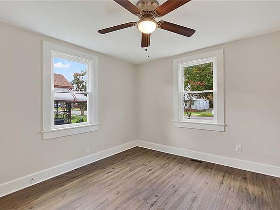 4th image of 939 Hamilton Ave