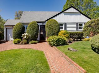 359 Felter Ave, Woodmere, NY 11598