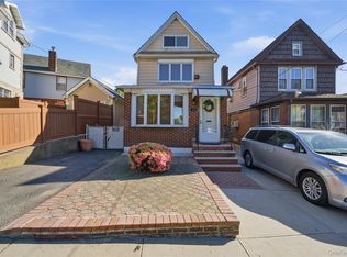 63-44 53rd Dr, Flushing, NY 11378