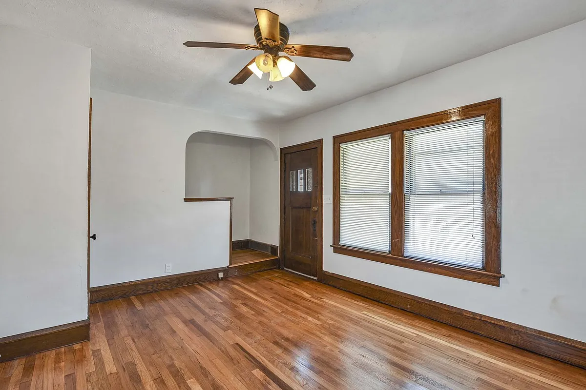 Building Photo - Broadview TownHomes