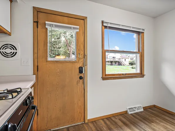 1432 Henry St #8, Watertown, WI 53094