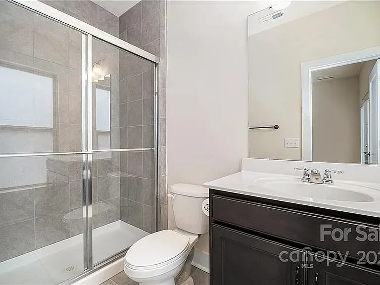 15037 New Amsterdam Ln — Photo 16