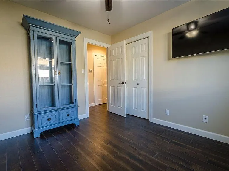 2121 Carrington Ct — Photo 14