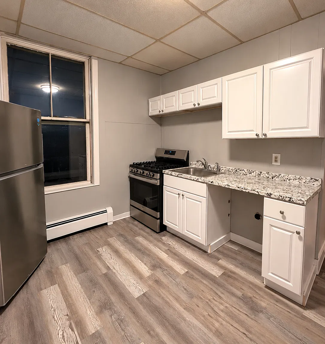 4 bed, 1000 sqft, $1,390 — Photo 1